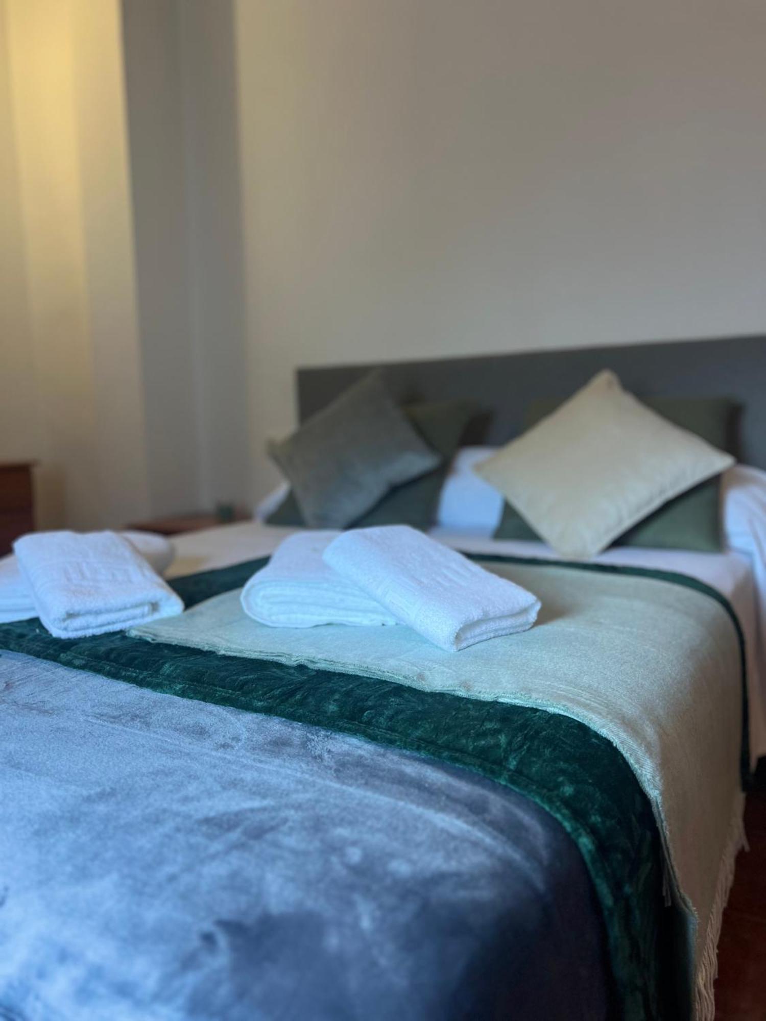 Casa Pancho Villa Zahara De La Sierra Eksteriør billede